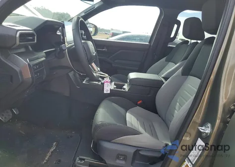 2025 Toyota Tacoma Double Cab z USA, uszkodzony, nr VIN 3TMKB5FN4SM029584